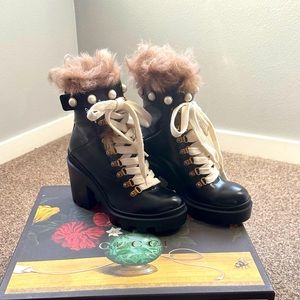 New Gucci combat pearl boots with shearling trim 37